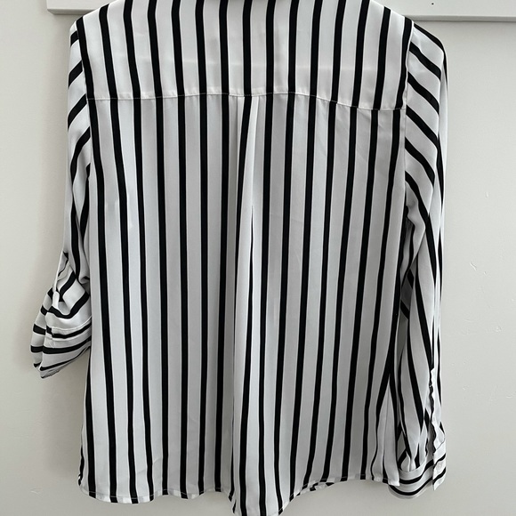 Women’s Express Black and White Striped button down blouse size Small - Picture 6 of 6